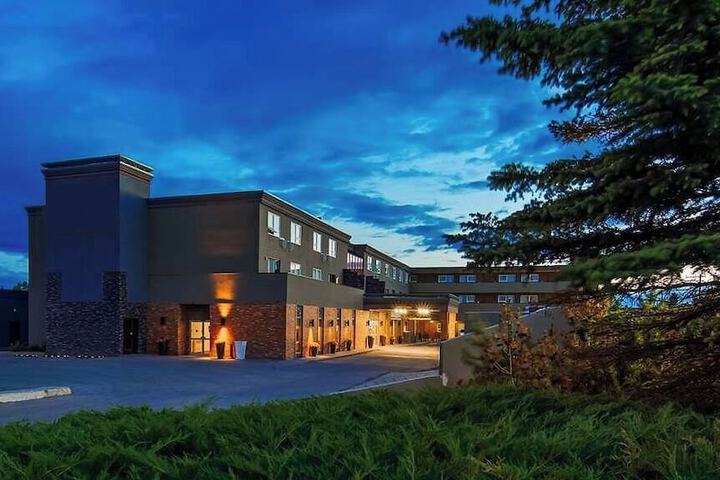 Days Inn by Wyndham Airdrie