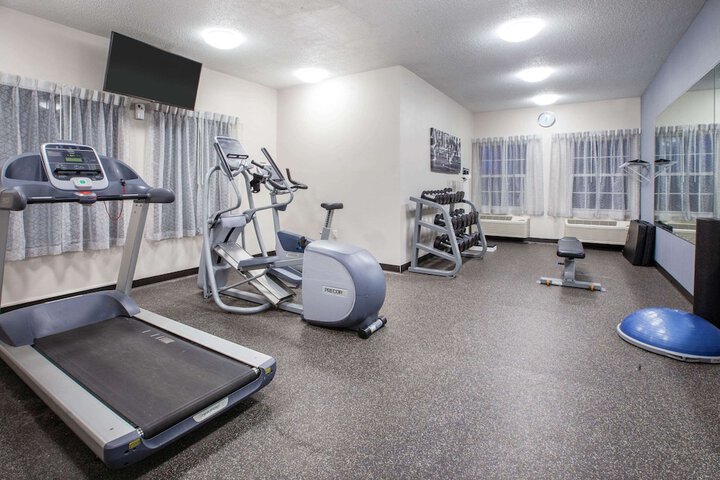 Wingate by Wyndham Roseville / Detroit