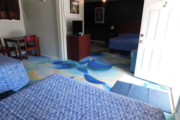 Room 25 of 46