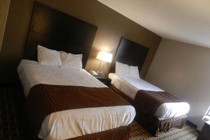 Room 9 of 28