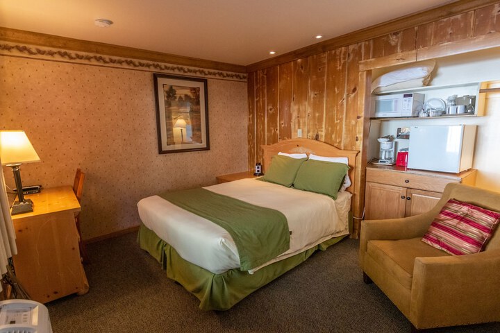 June Lake Motel