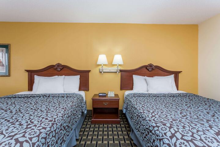 Room 6 of 18