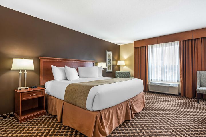 Best Western Strathmore Inn