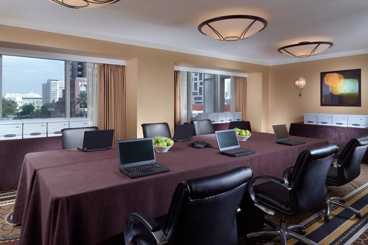 Omni Los Angeles Hotel at California Plaza