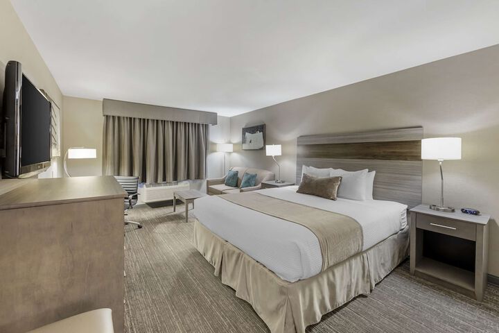 Best Western Plus Executive Inn