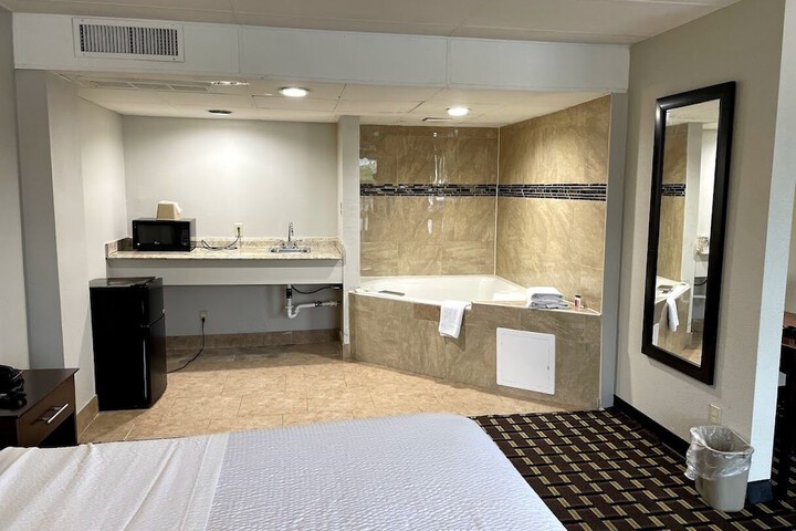 Room 32 of 51
