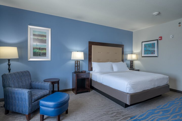 Holiday Inn Express & Suites Edwardsville by IHG