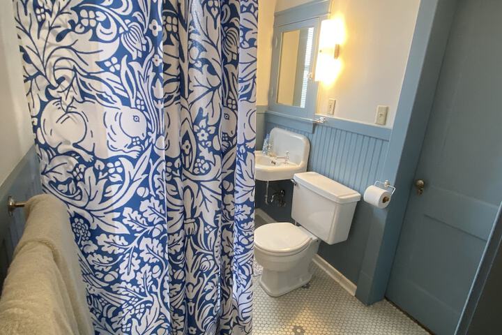 Vineyard Mansion & Carriage House Bed & Breakfast