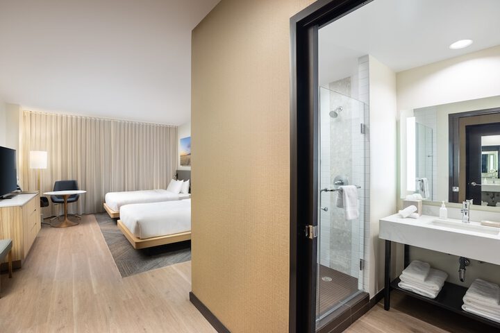 Room 34 of 63