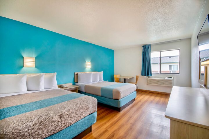 Room 17 of 24