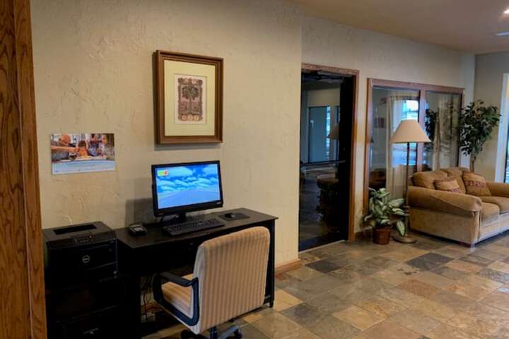 Business Center 61 of 64