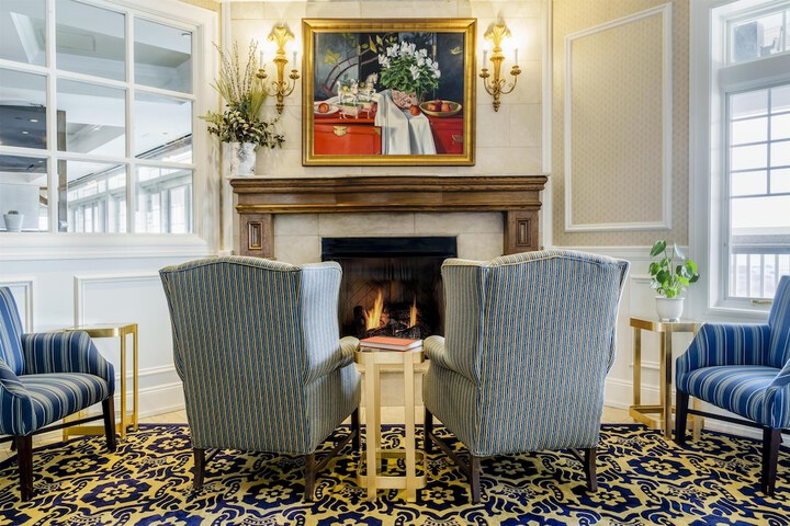 Madison Beach Hotel