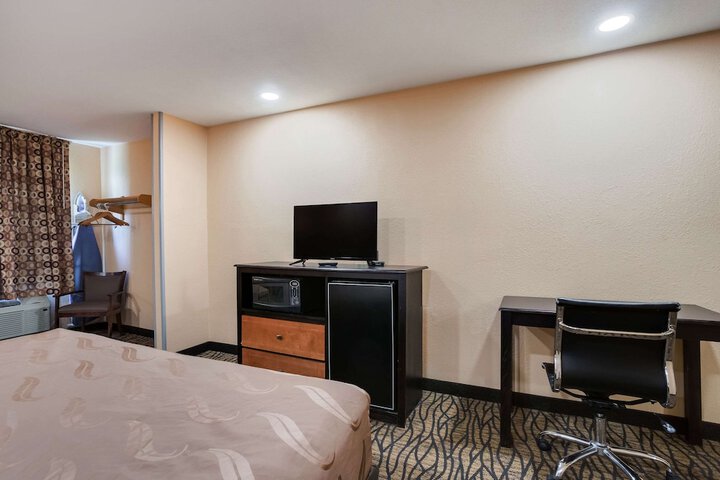 Room 30 of 39