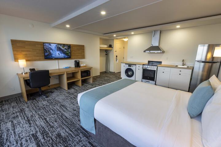 Highliner Hotel & Conference Centre