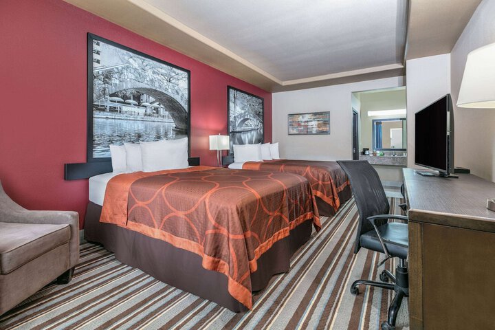 Room 8 of 27
