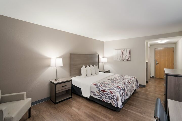 Room 13 of 40