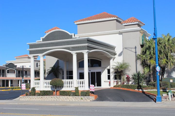 Hotel 2 of 84