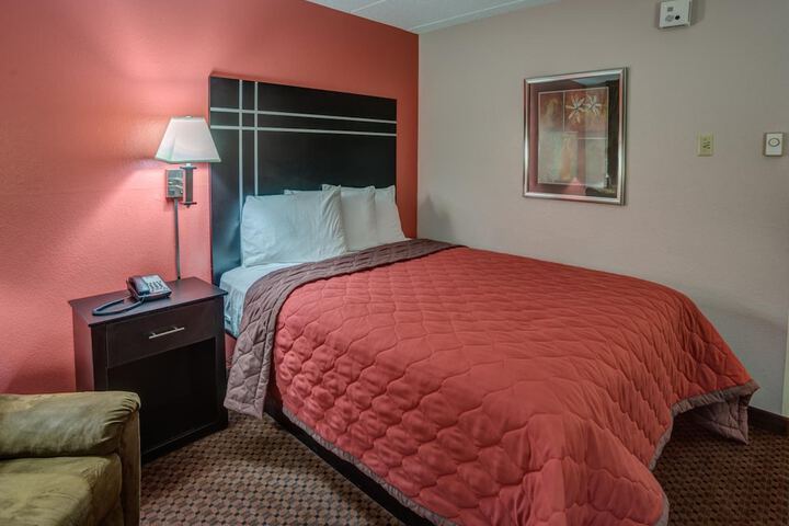 Room 28 of 39