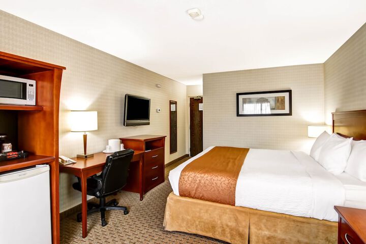 Room 10 of 33