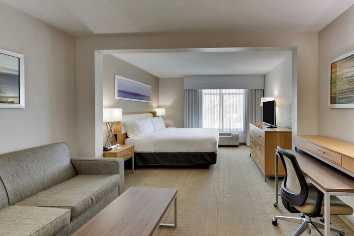 Room 12 of 38