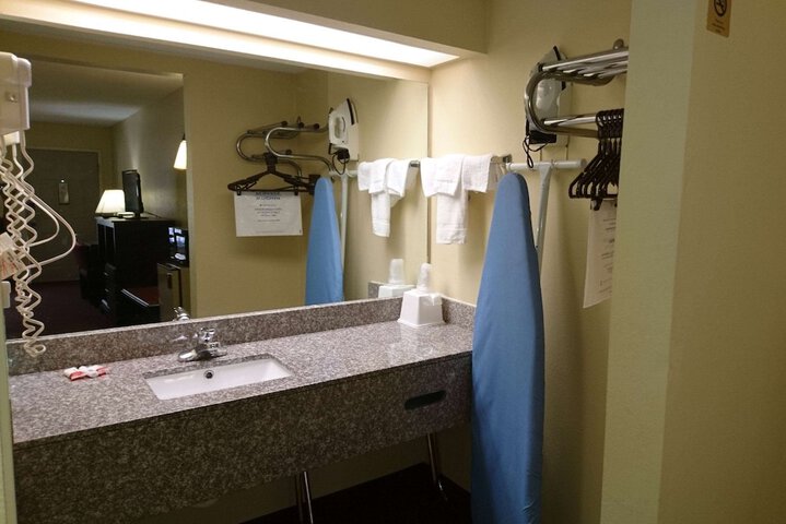 Room 5 of 34