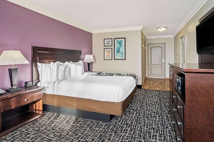Room 7 of 30