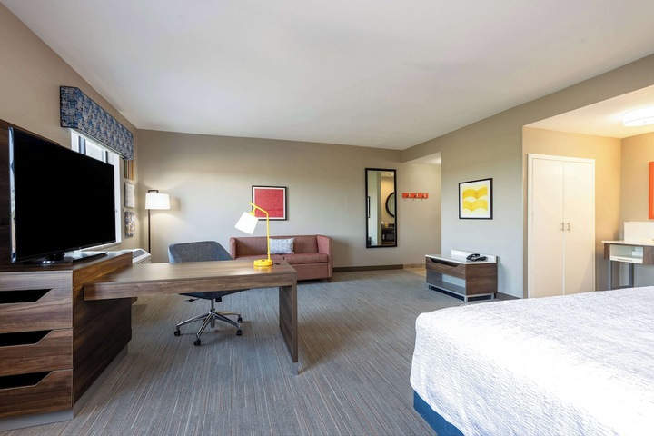 Room 18 of 32