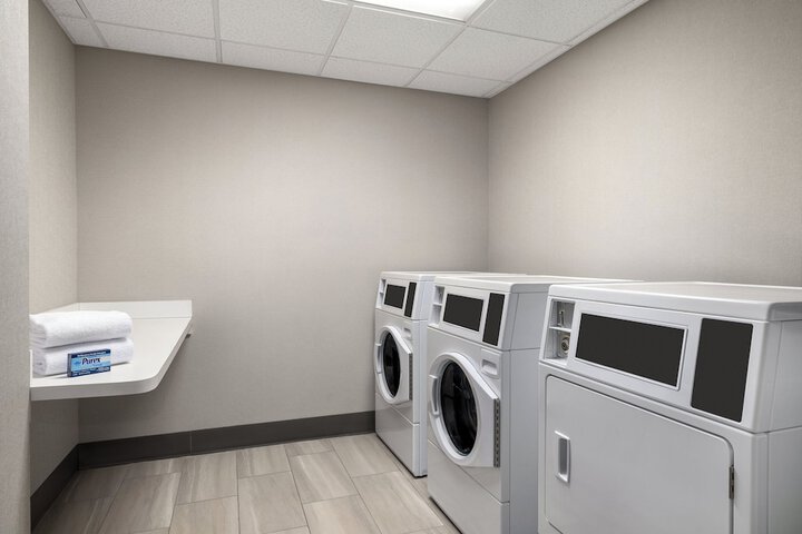 Holiday Inn Express & Suites Buford NE - Lake Lanier by IHG