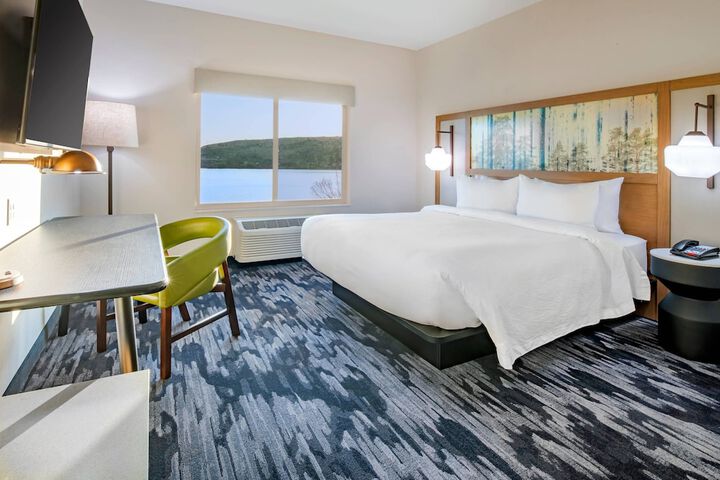 Room 27 of 46