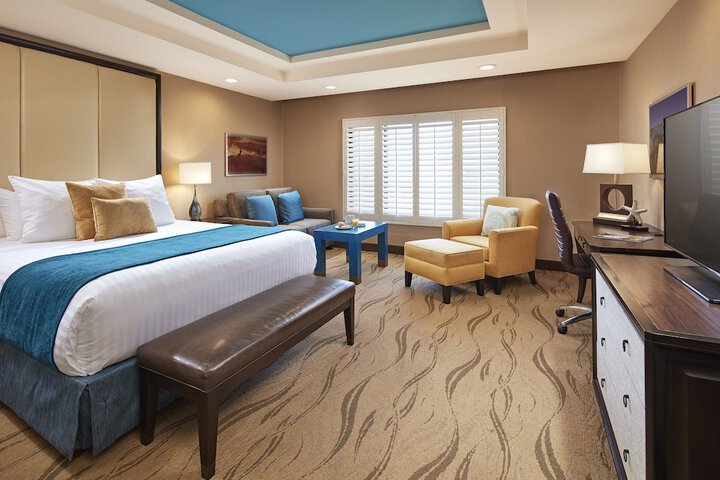 Room 10 of 28