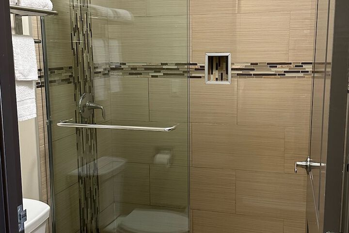 Room 6 of 7