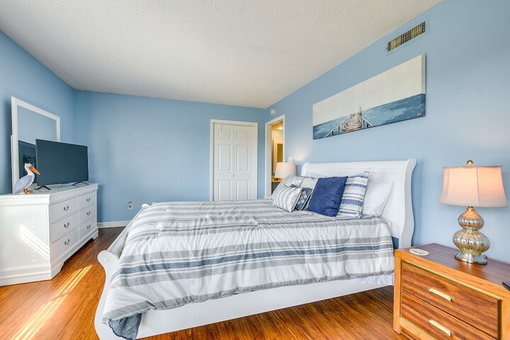 Little River Condo w / Pool Access - Near Beaches!