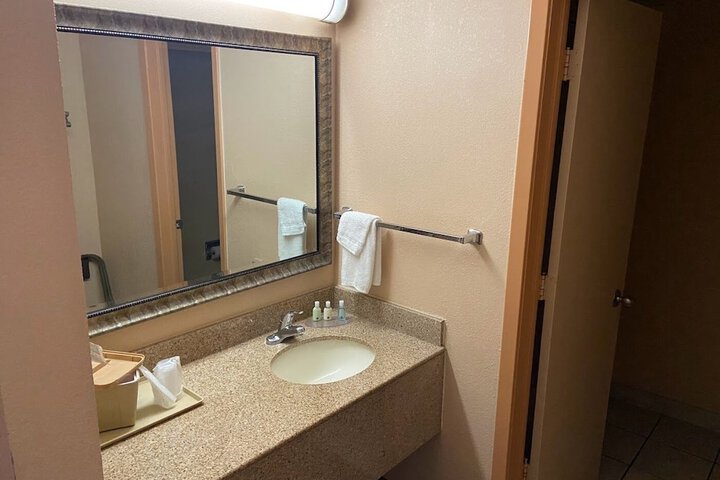 Room 33 of 44