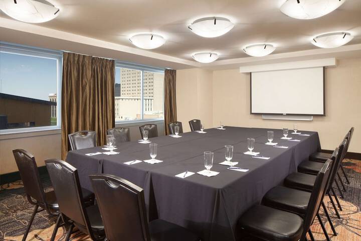 DoubleTree by Hilton El Paso Downtown