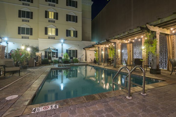 Pool 12 of 33