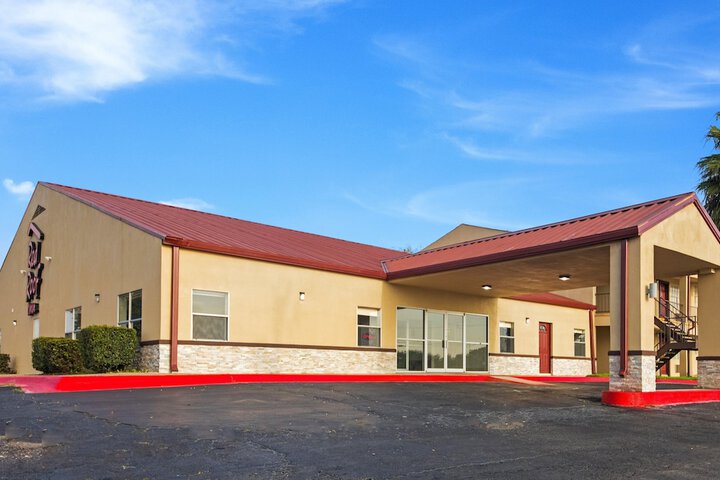 Hotel 6 of 33