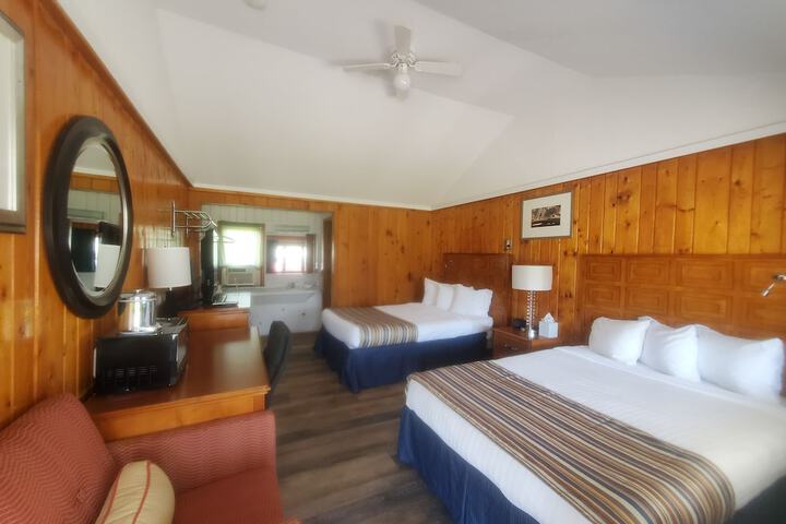 Room 11 of 18