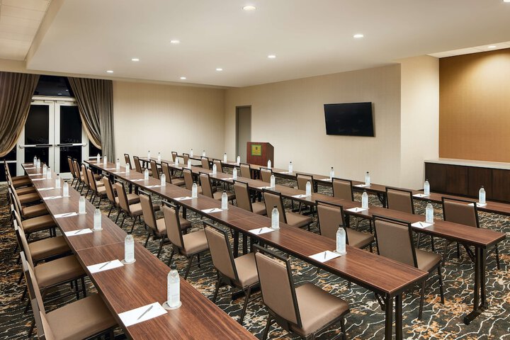 Embassy Suites by Hilton Huntsville