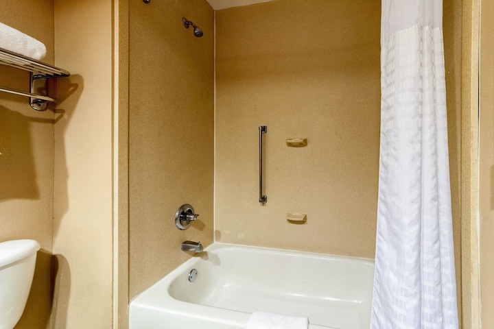 Room 15 of 26