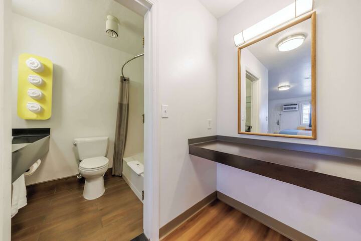 Room 15 of 26