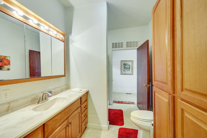 Paris Vacation Rental 15 Mi to Mount Magazine!