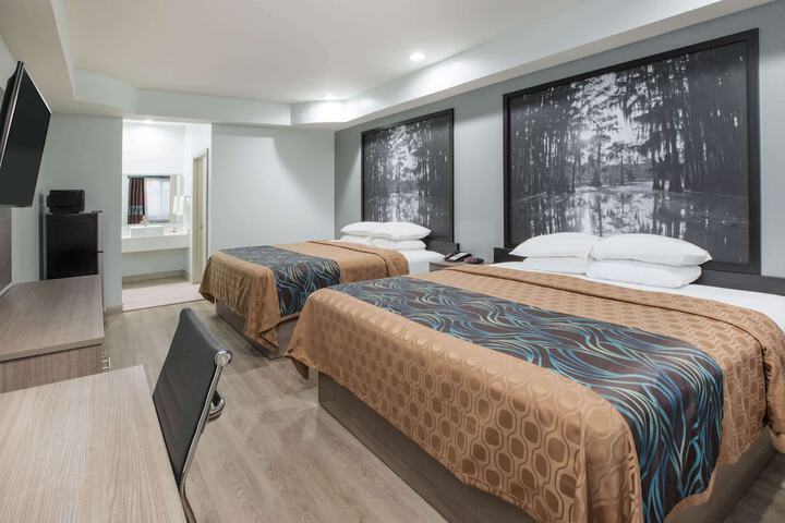 Room 7 of 25