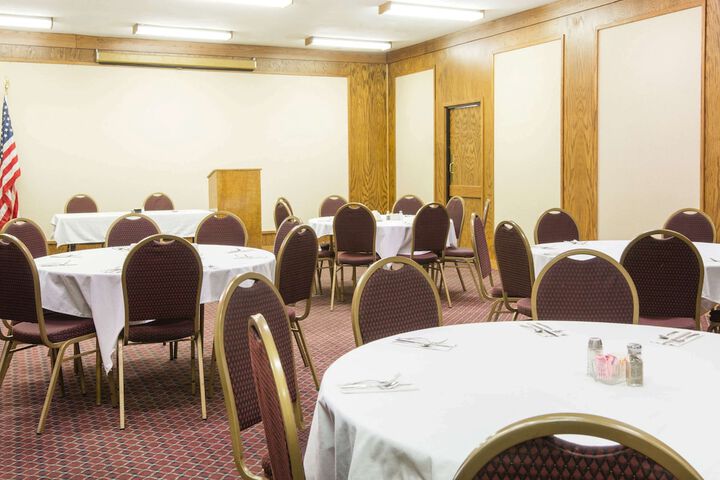 Ballroom/Hall 32 of 41