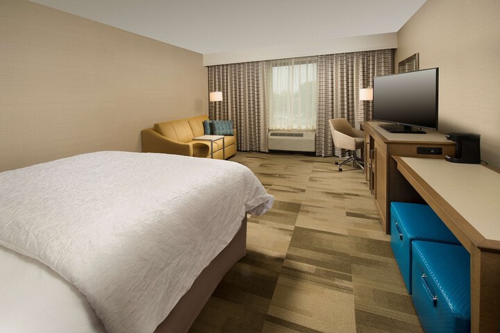 Room 13 of 23