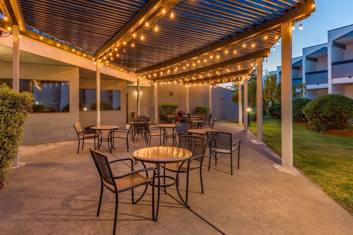 Terrace/Patio 33 of 34
