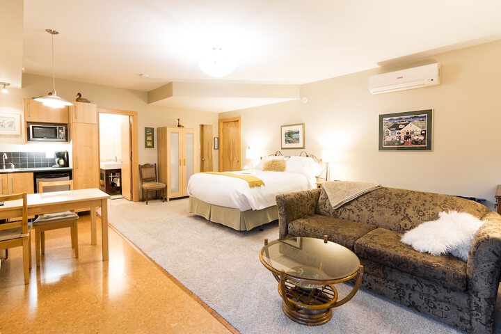 Room 11 of 27