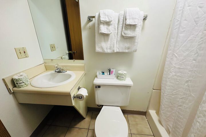 Room 10 of 25