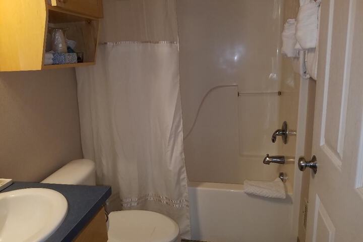 Sea Breeze Court