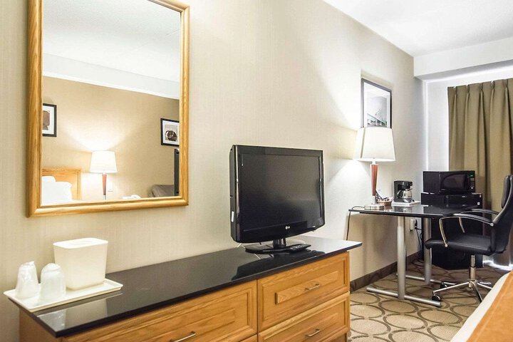 Room 3 of 25