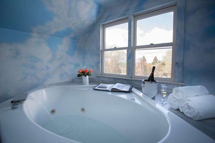 Hot Tub 44 of 55